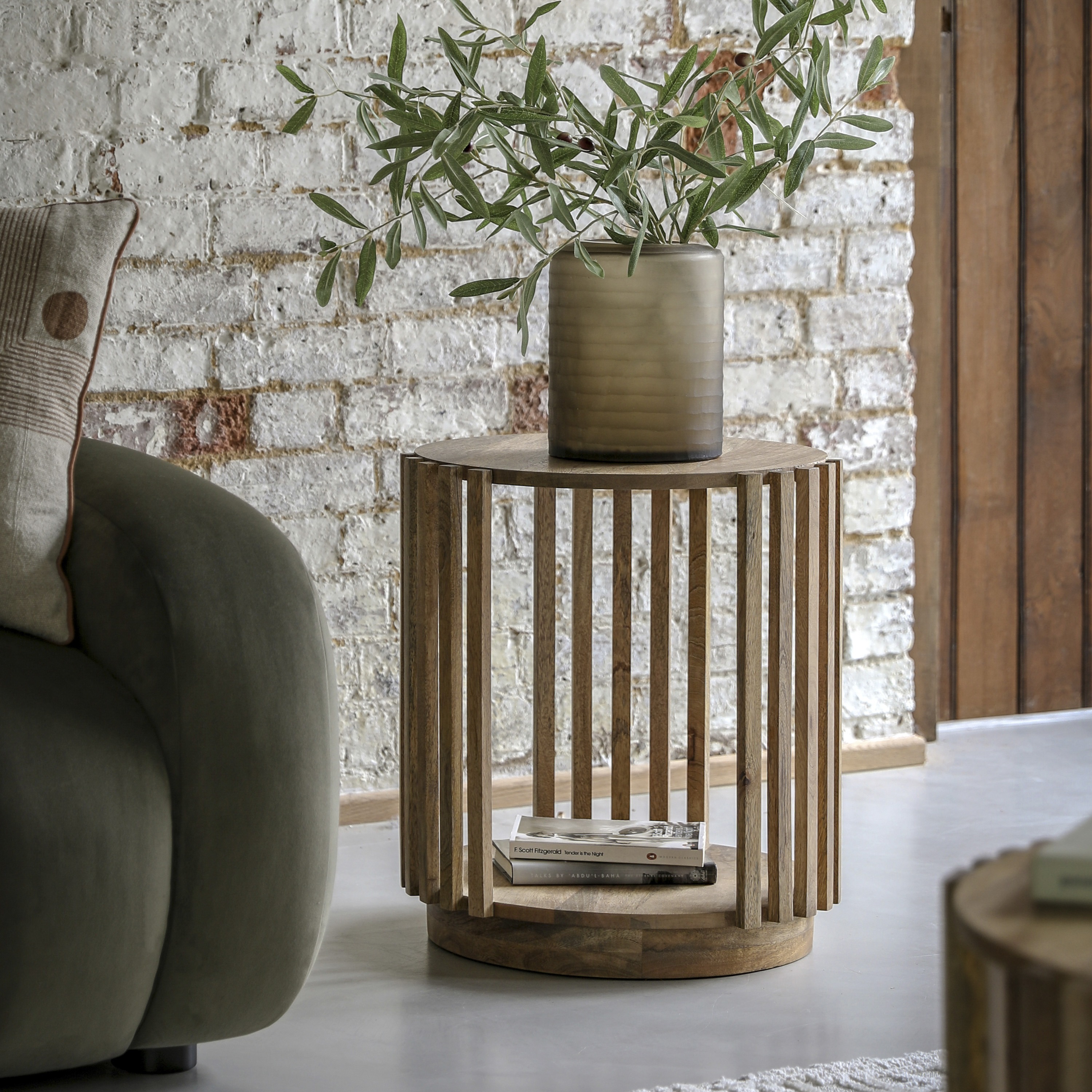 Gallery Living Lamp/Side Tables