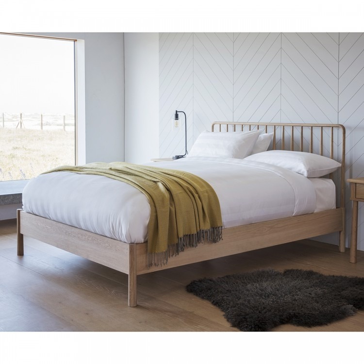 Wycombe Spindle 150cm Bedstead