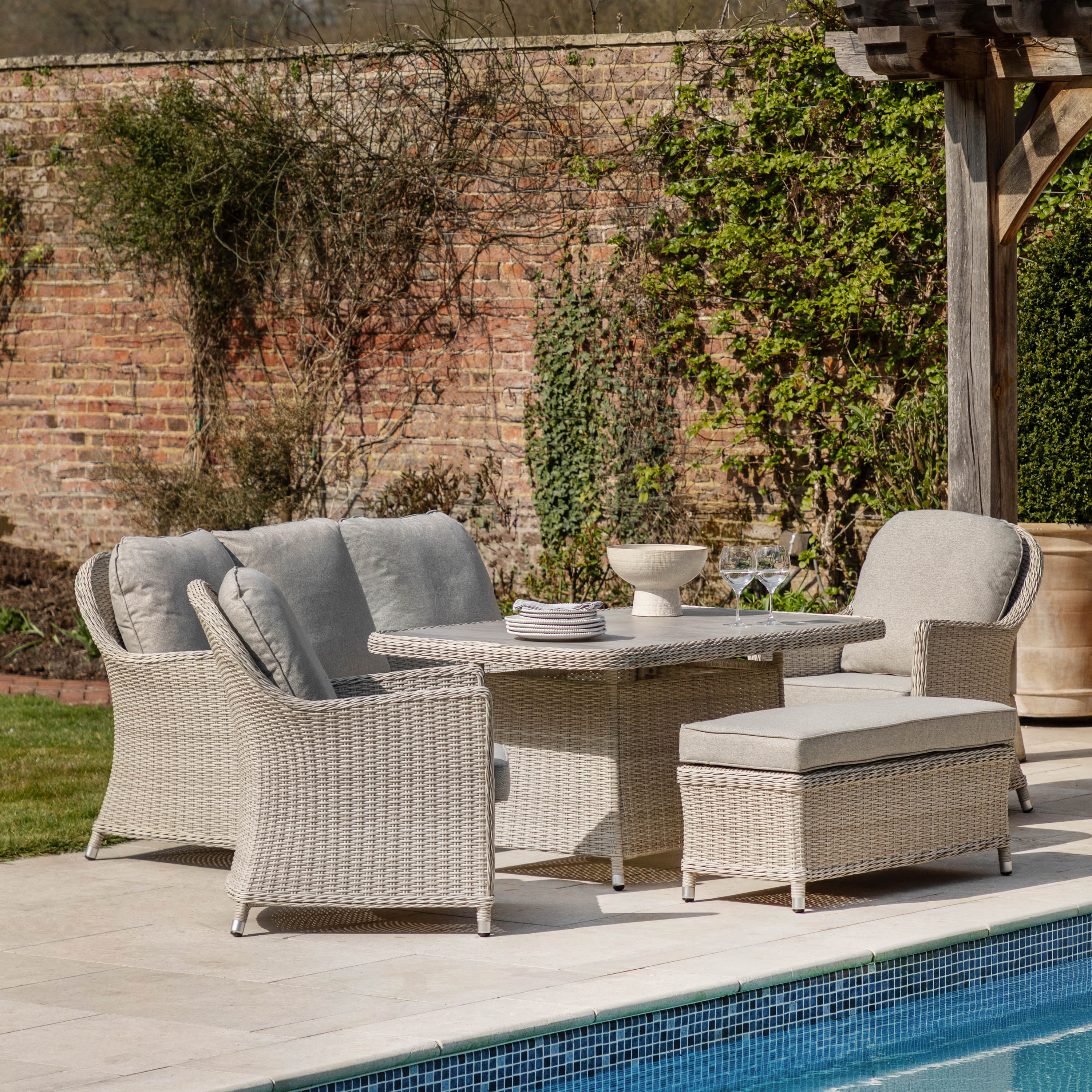 Holtaro Rectangle Dining Set by Gallery Living | Style Our Home