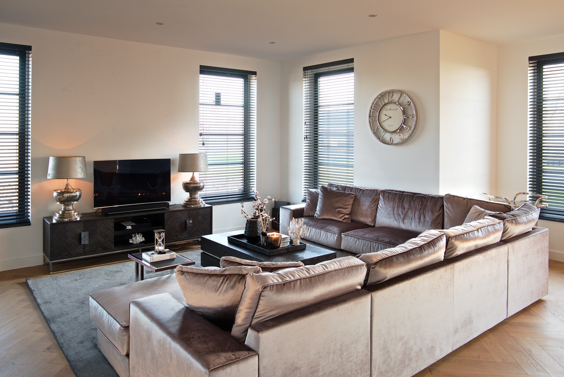Blackbone Silver 4 Door TV-Unit - Style Our Home