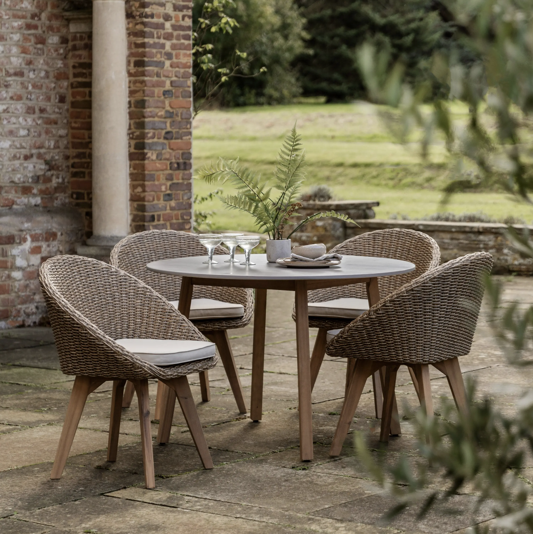Avena 4 Seater Round Dining Set by Gallery Living | Style Our Home