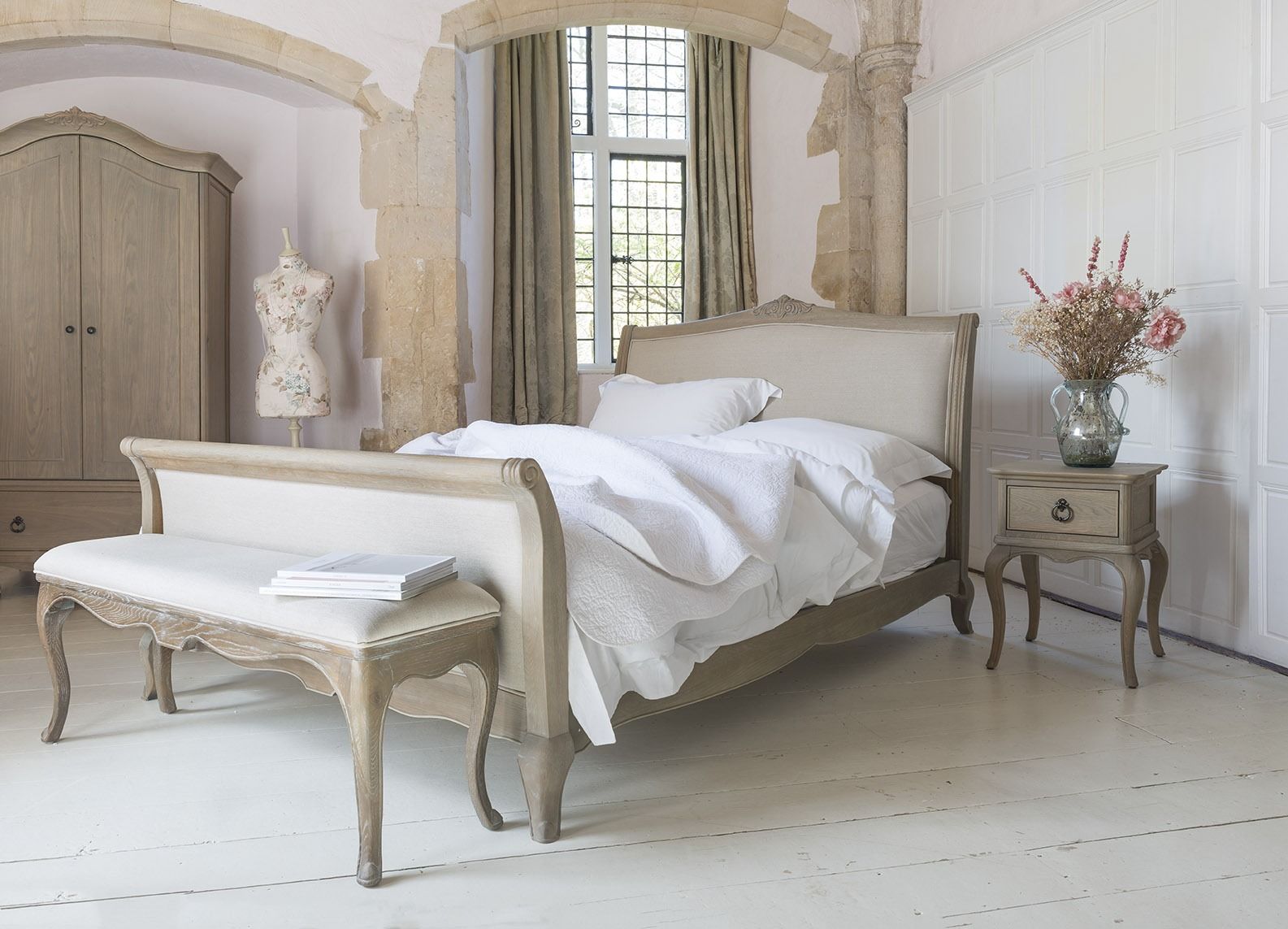 Shabby chic discount bedroom chair