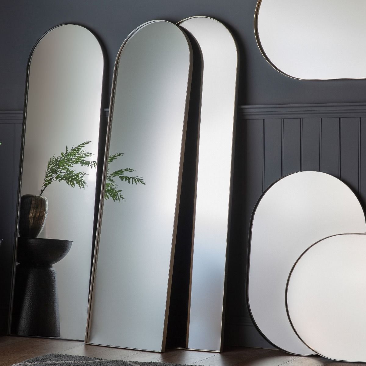 Zora vanity store mirror