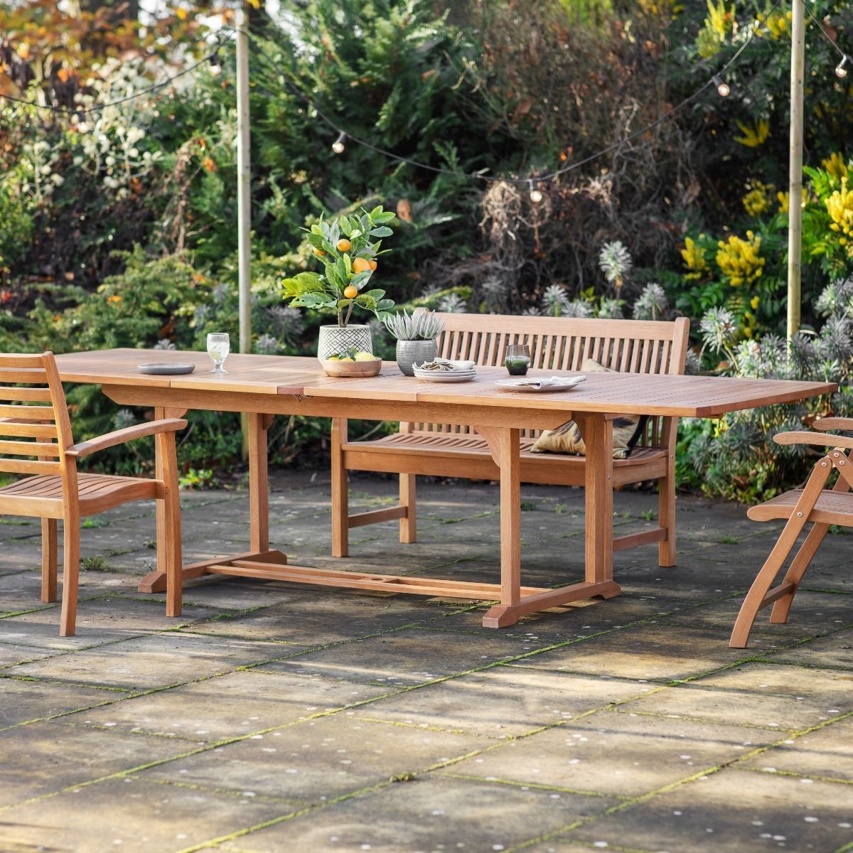 Outdoor extendable deals dining set