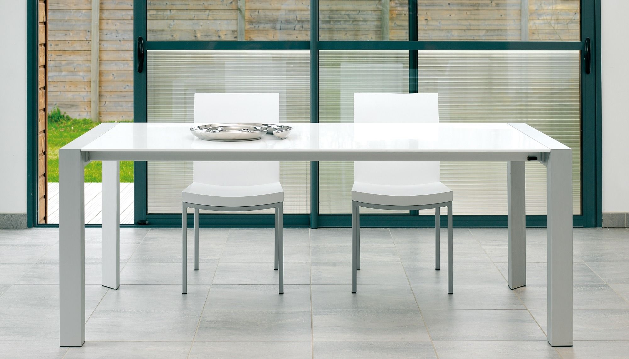 Gautier Setis White Lacquer Extending Dining Table Aluminium Legs