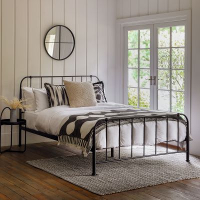 Loughtaro 5' Bedstead Black