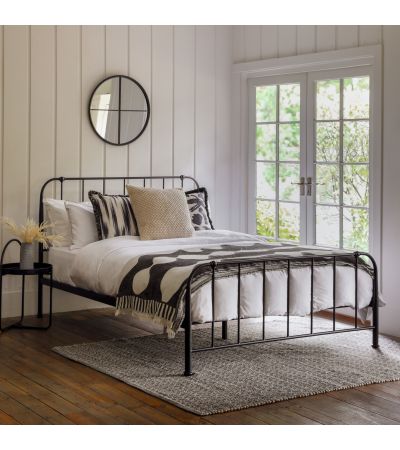 Loughtaro 5' Bedstead Black