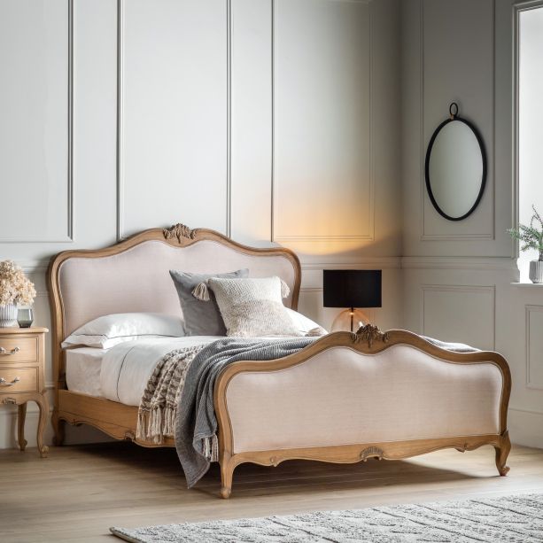 Chivaro 5' Linen Upholstered Bed Weathered