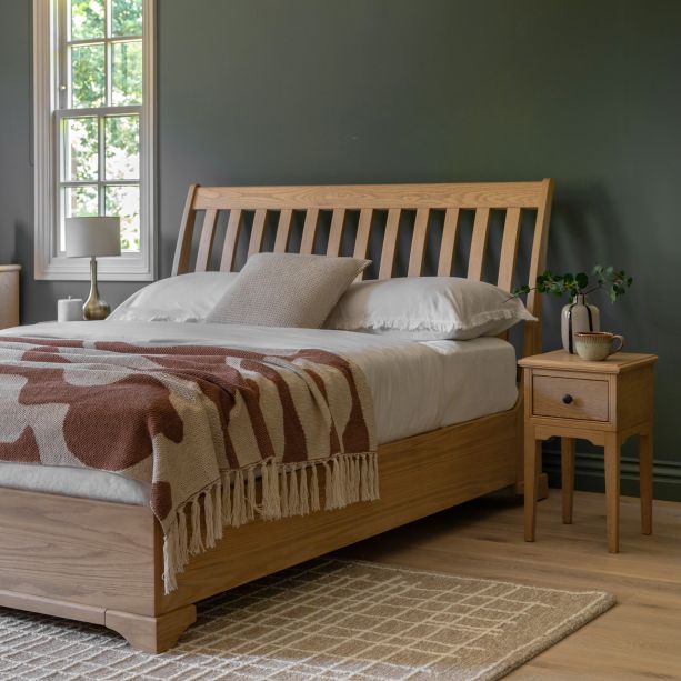 Malvaro 4'6 Bed