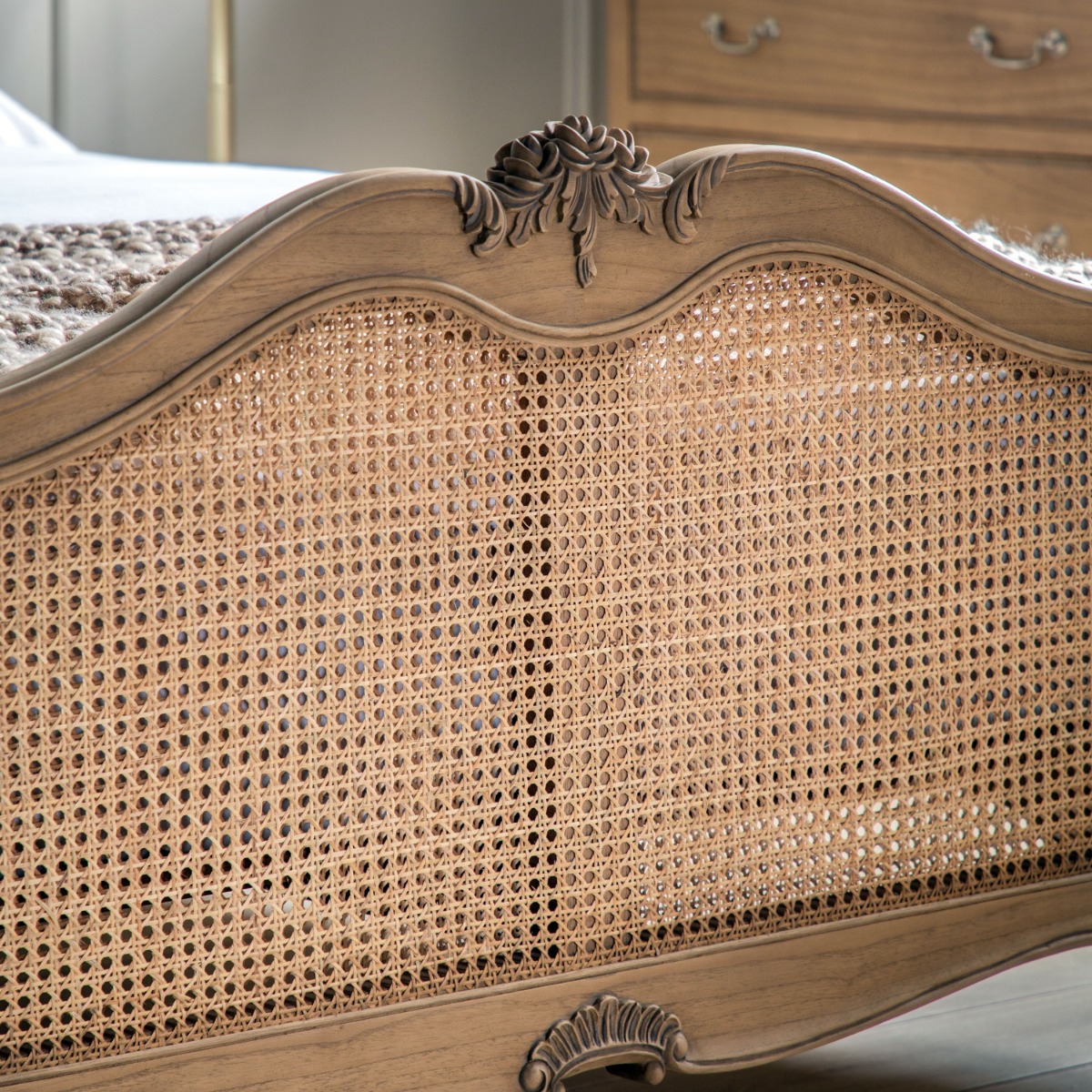 Chic Weathered 6ft Kingsize Bed (Cane)
