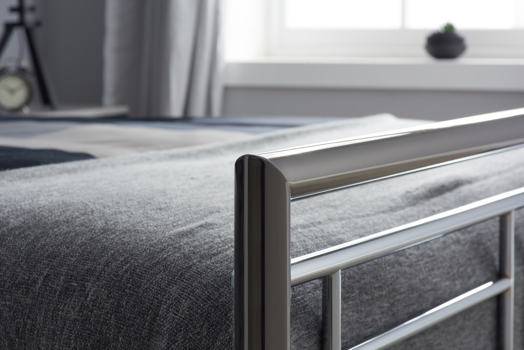 Montana King Bed