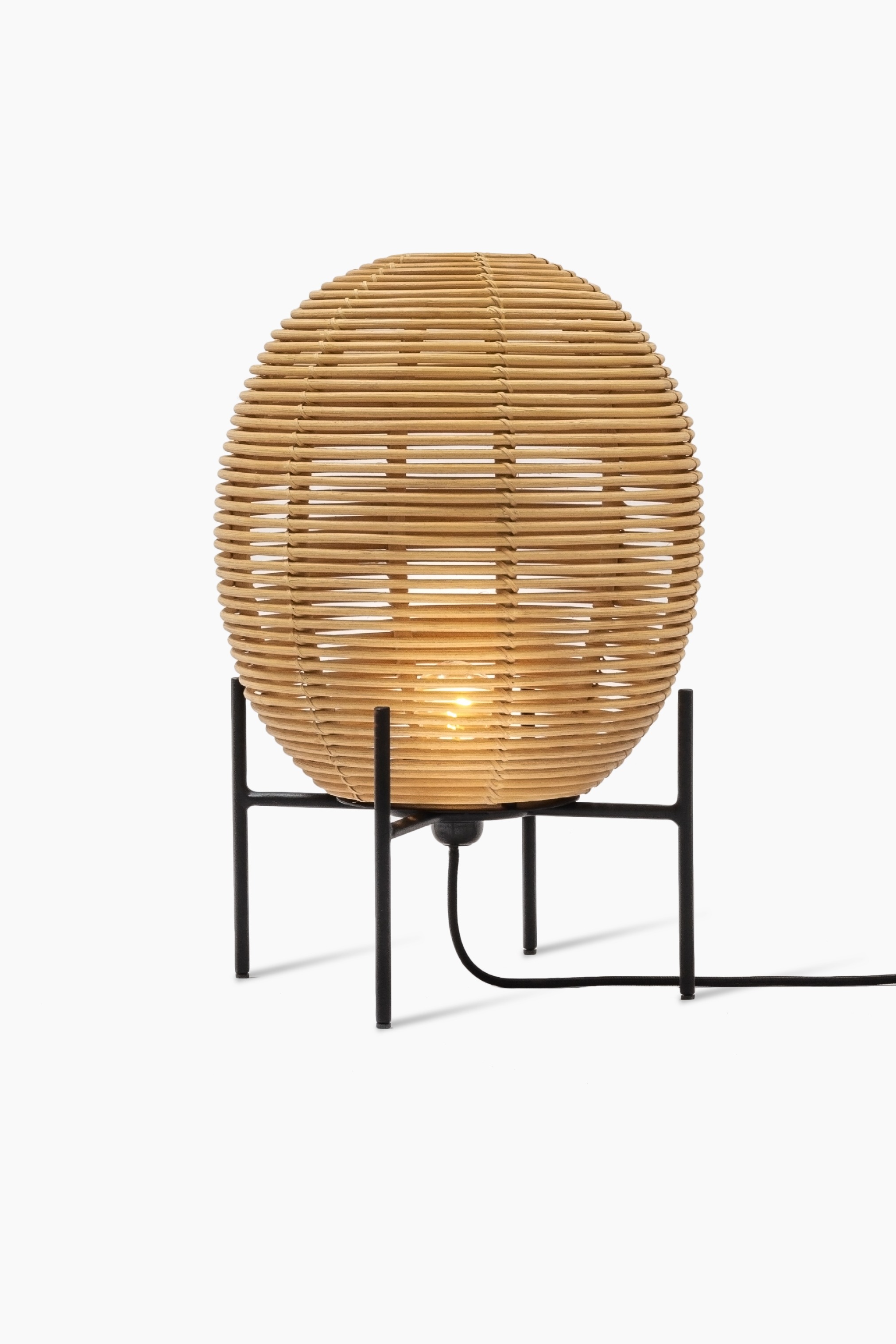 Floor lamp with small table clearance
