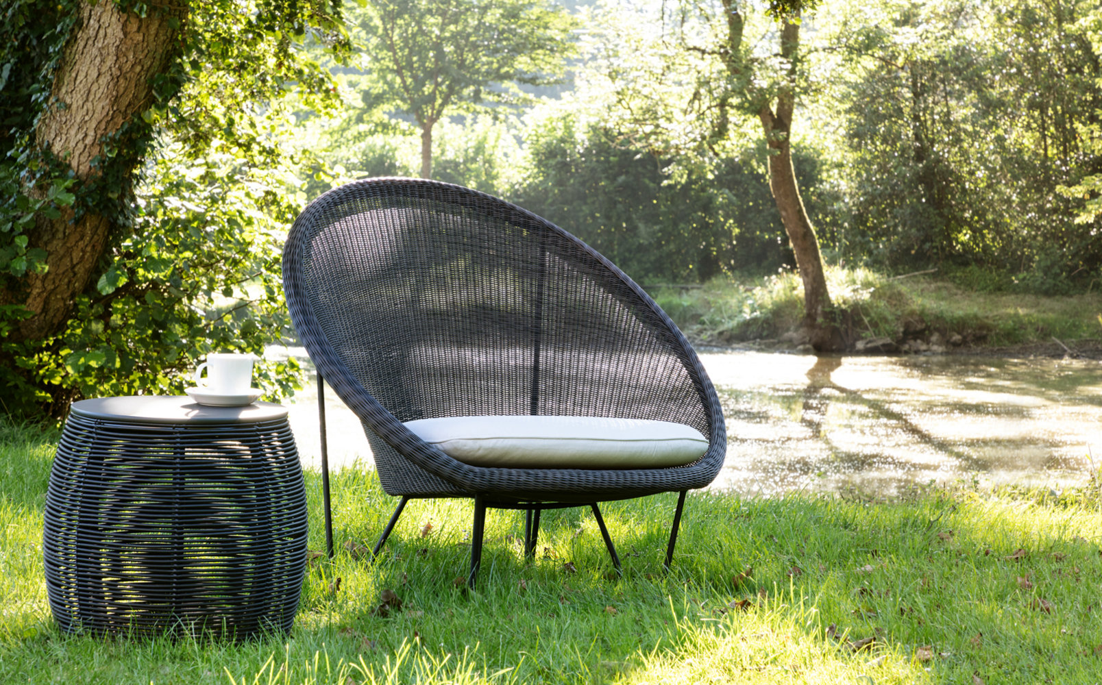 Gipsy Cocoon Black Frame & Mocca Seat by Vincent Sheppard 