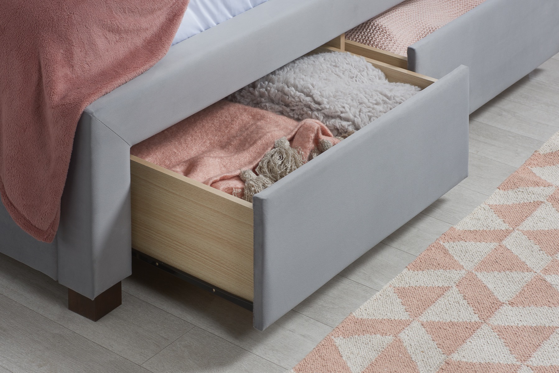 Woodbury Double Bed